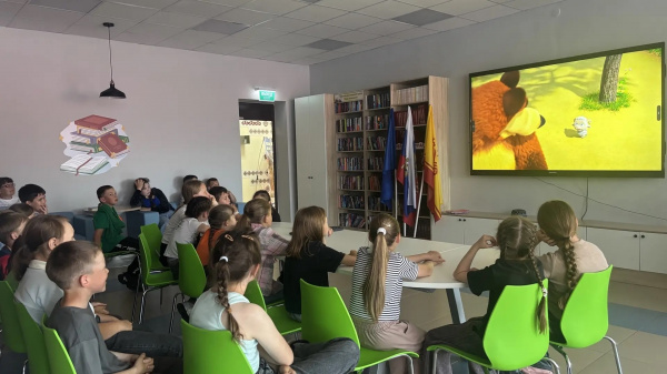 Летний кинозал продолжает радовать юных зрителей!