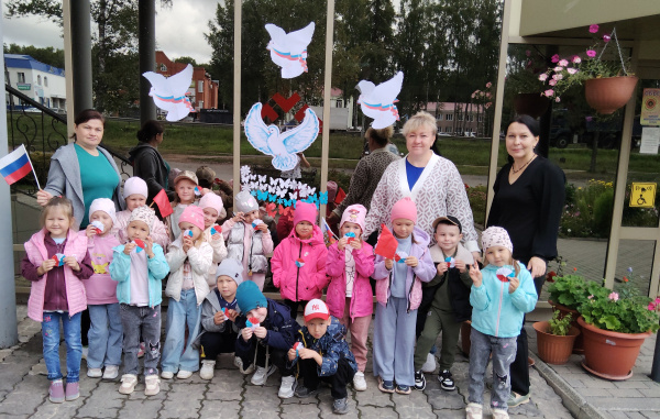 Праздник с пользой: День российского флага в Центральной библиотеке