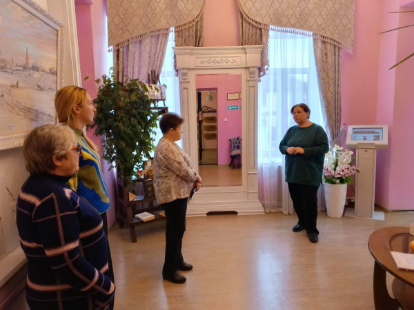 Библиотекари из города Ядрин посетили Центральную районную библиотеку г. Мариинский Посад