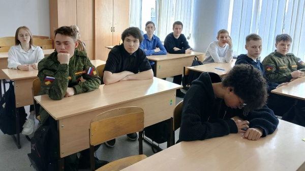 Своя игра ко Дню Победы в зале «Сила семьи»