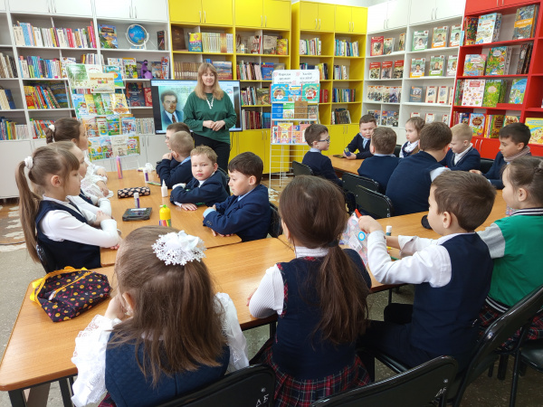 Народы дружат книгами