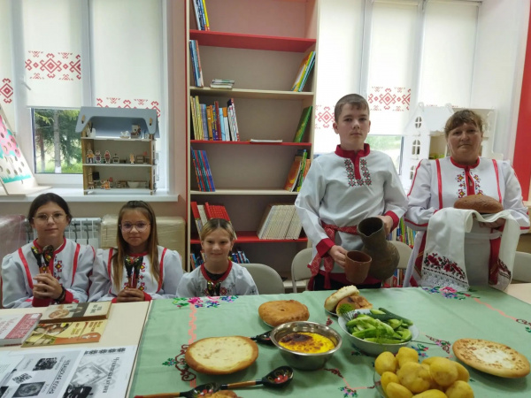 Вкус традиций: секреты чувашской кухни в Староатайской сельской библиотеке