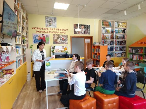 Урок литературы «Школа дружбы народов» в рамках интерактивного творческого проекта «Сказочный мост дружбы»