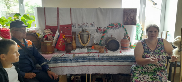 Краеведческий час «Бабушкин сундучок» в Сутчевской сельской библиотеке