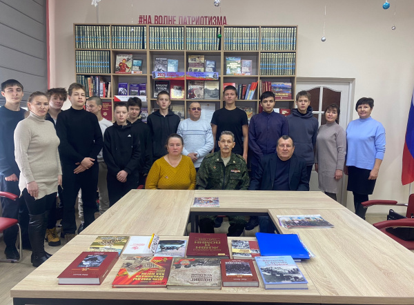 Беседа  «2025 год — Год Победы и патриотизма» в Янгорчинской сельской библиотеке