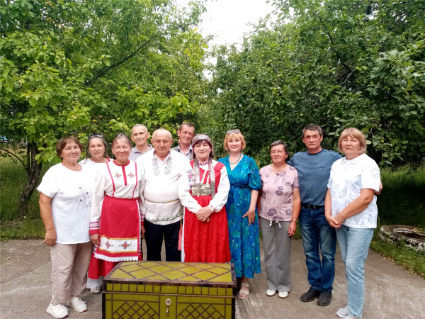 Этнографический праздник «Старинные наряды бабушкиного сундука» в Первочурашевской сельской библиотеке