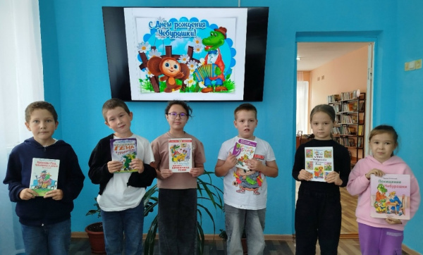 Чебурашка: герой мультфильмов и литературы