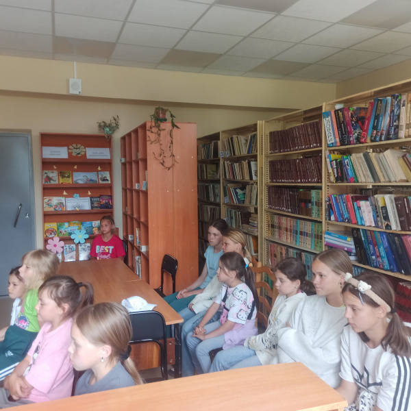 Краеведческий час «Любимый край- Чувашия» в Алманчинской сельской библиотеке.