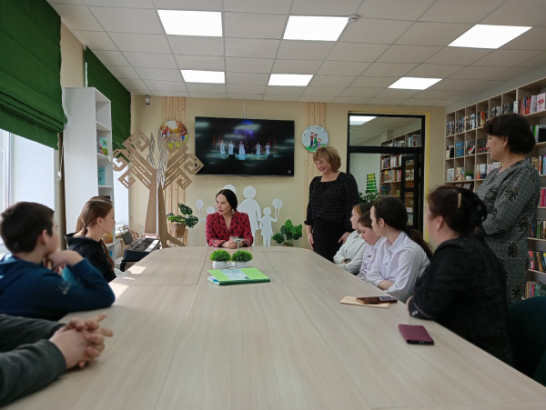 Талантливая, многогранная Августа Уляндина - гость Юманайской сельской библиотеки