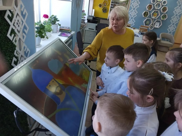 В гостях в Визит-центре К.Н.И.Г.А. -  учащиеся 1а класса МБОУ «Красноармейская СОШ» 