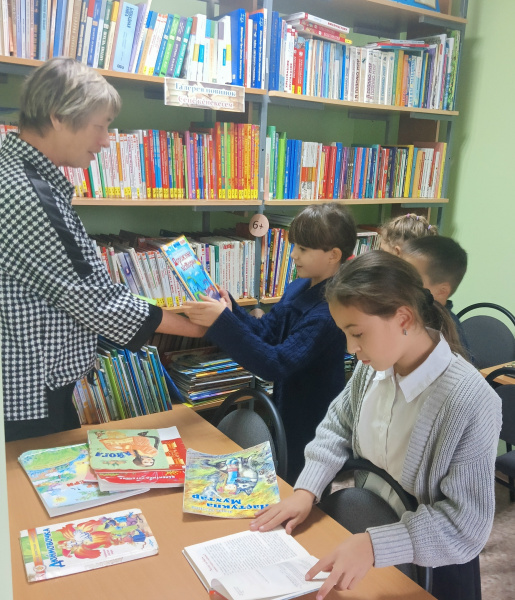 Экскурсия-знакомство с Ярославской сельской библиотекой «Путешествие в мудрое государство»