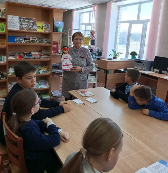 Литературная встреча юных читателей с писателями юбилярами января (Малоянгорчинская с/б)