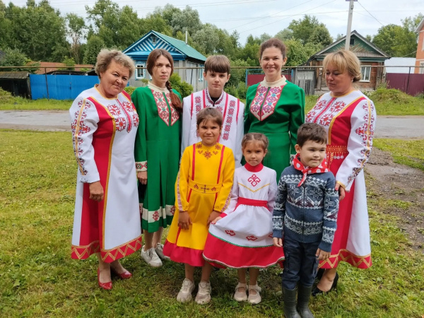 Краеведческий час «Волшебный сундук «Арча» в Черепановской сельской библиотеке