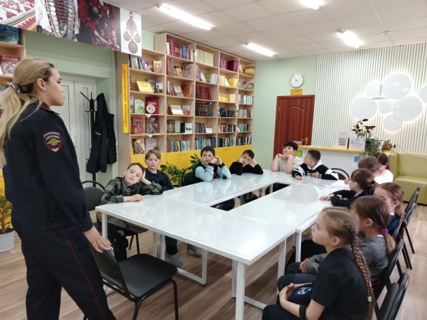Час доверия «Выход есть всегда, телефону доверия - да» в рамках Международного дня детского телефона доверия