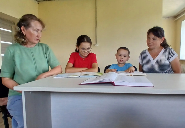 Поэт, песенник, переводчик