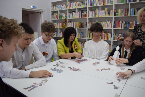 «Народы России- одна семья» Квиз с элементами кинопоказа