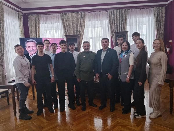 Литературный час в Центральной районной библиотеке "Читаем вместе! Читаем вслух!"