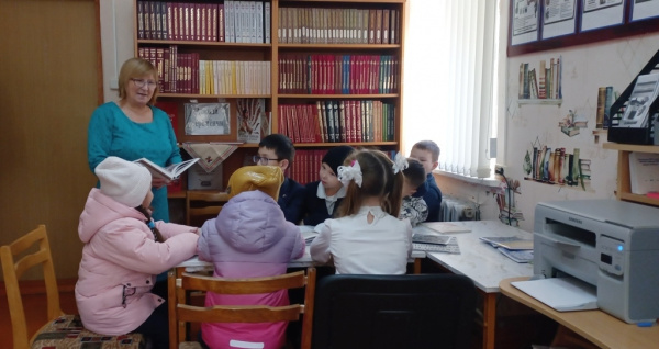 Познавательный час «Чăваш Ен - çĕр пин тĕрĕ çĕршывĕ»  в Чуманкасинской сельской библиотеке 