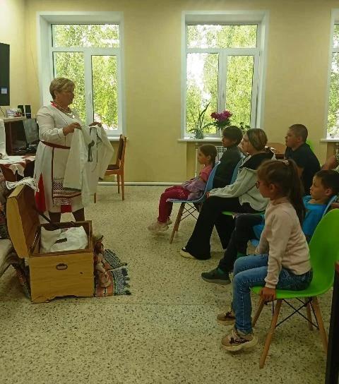 Час краеведения «Секреты бабушкиного сундука» (Богатыревская с/б) 
