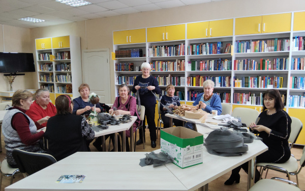 Вяжем, читаем, помогаем: клуб «Вязаная сказка»