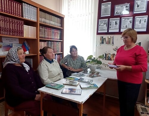Чуманкасси ял библиотекинче «Улька Эльмен — пурнăç прозаикĕ» литература сехечĕ иртрĕ