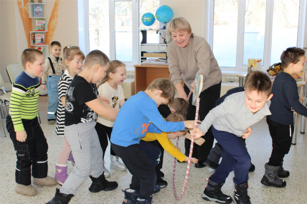 По заставам богатырским, по Руси былинной: Открываем мир чувашских героев в Детской библиотеке