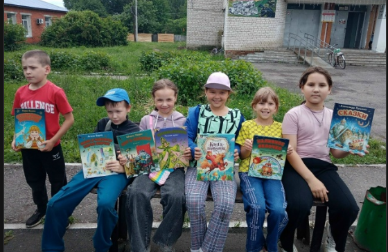 Игровая программа «Лето, книга — верный друг»