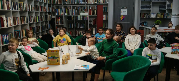 В воскресенье посетители Центральной библиотеки отправились в увлекательное путешествие в мир сказок и фольклора народов России
