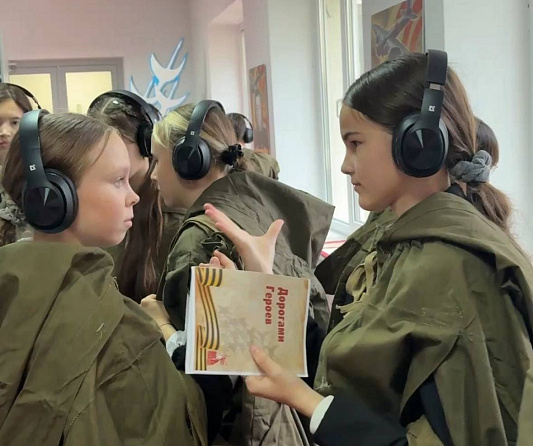 Школьники республики проходят «Дорогами Героев» Школьники республики проходят «Дорогами Героев»